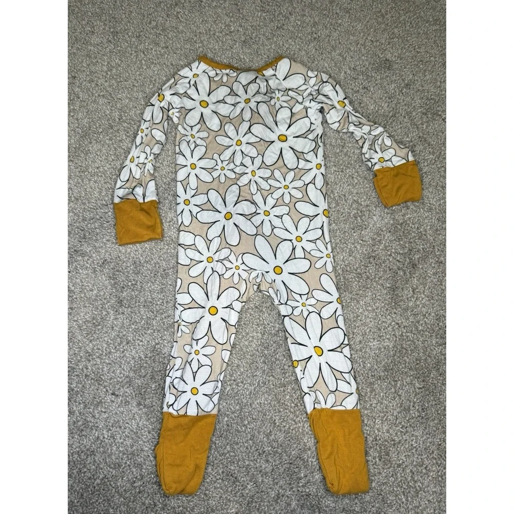 MIOZING Baby Sleeper One-Piece 3-6M Footed Zip Long Sleeve White/Yellow Floral